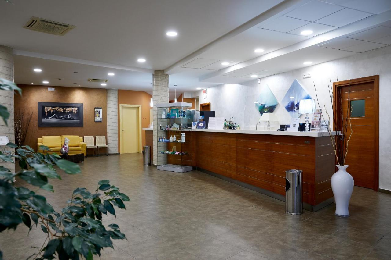 Hotel Concorde Camerano Buitenkant foto