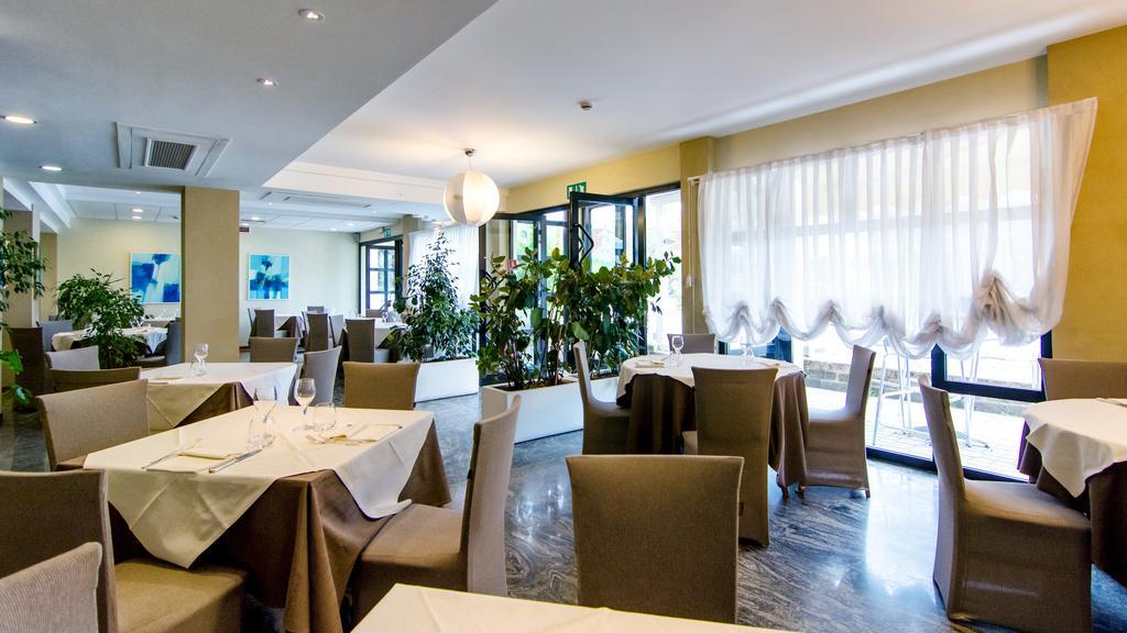 Hotel Concorde Camerano Buitenkant foto