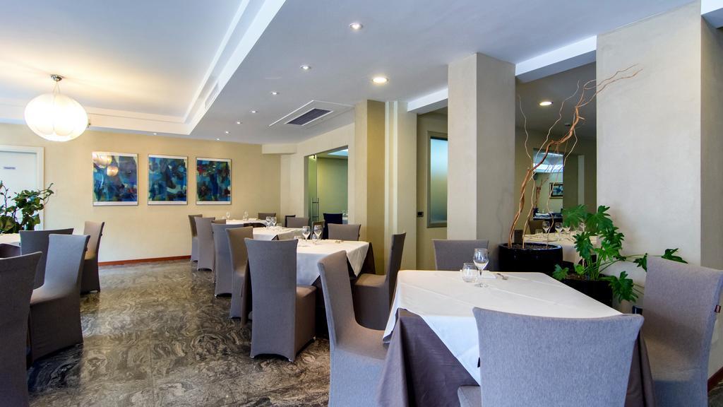 Hotel Concorde Camerano Buitenkant foto