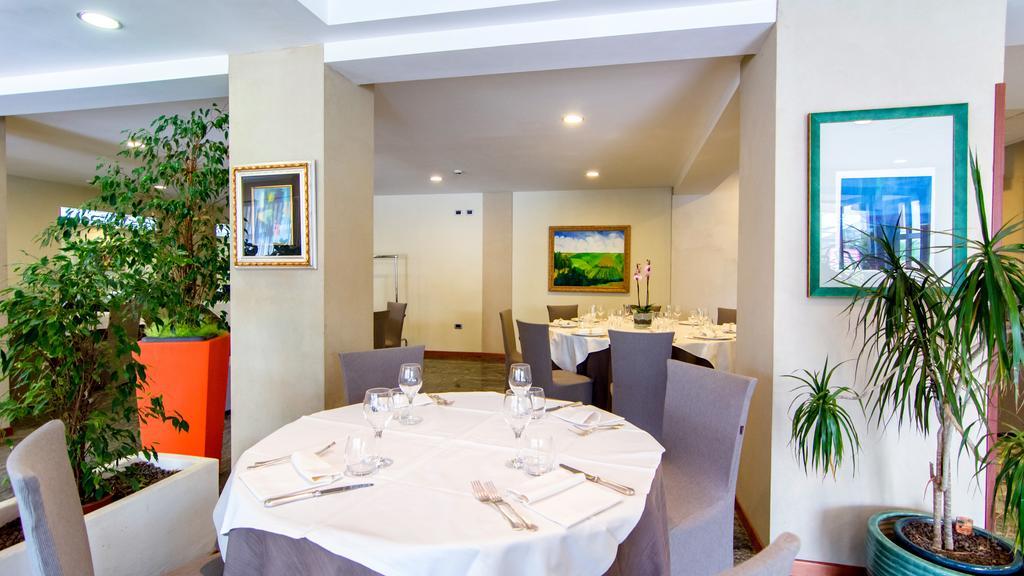 Hotel Concorde Camerano Buitenkant foto