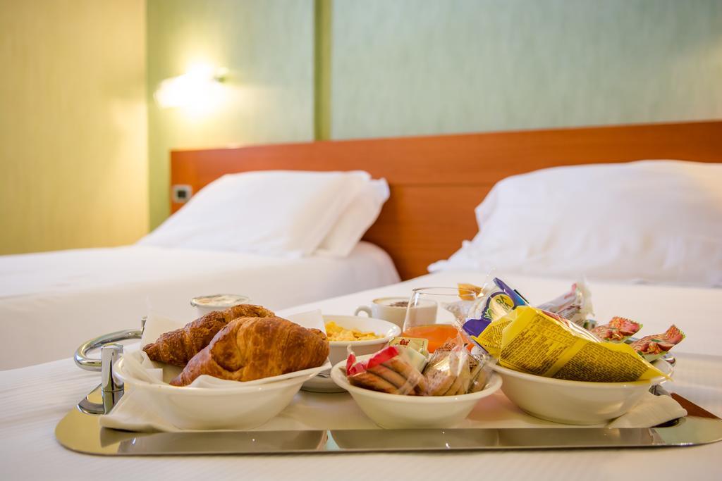 Hotel Concorde Camerano Buitenkant foto